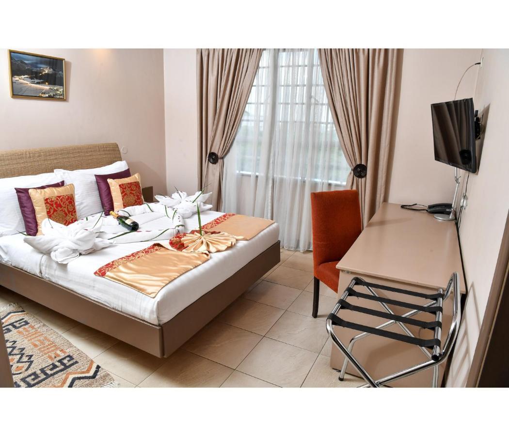 Hillpark Hotel Nairobi Bagian luar foto