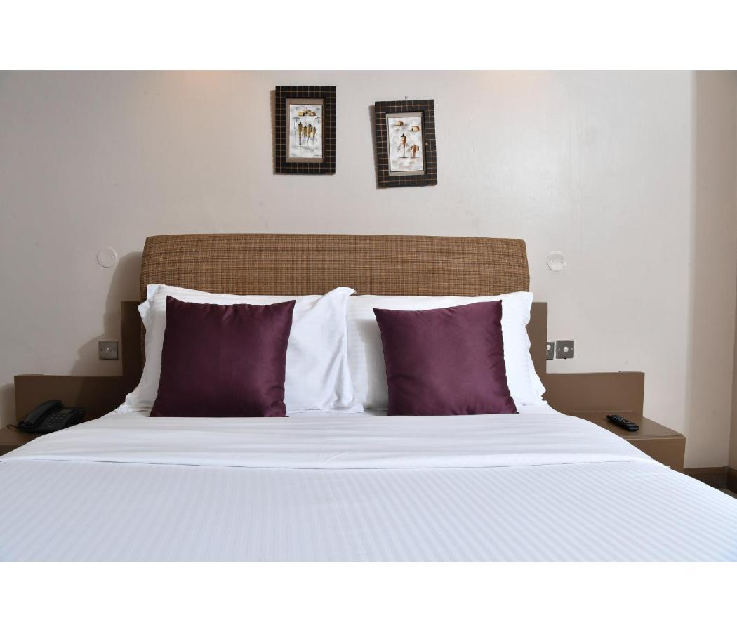Hillpark Hotel Nairobi Bagian luar foto
