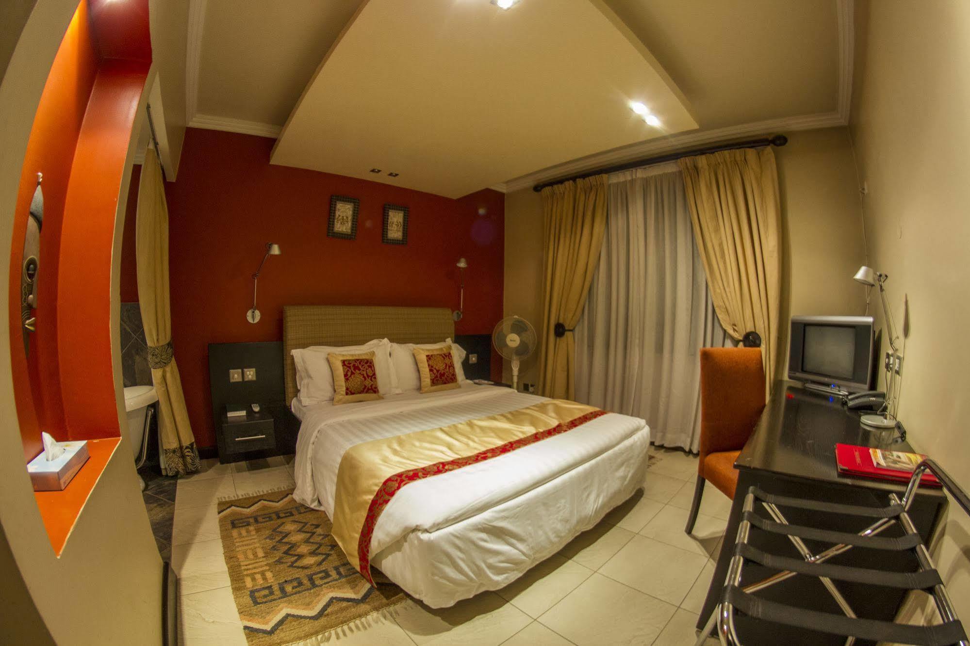 Hillpark Hotel Nairobi Bagian luar foto